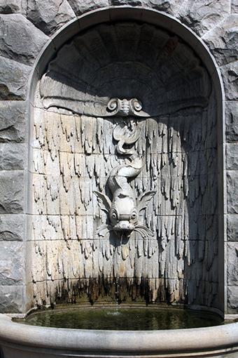 Sculputre "Boy Stealing Geese" in the winter garden of the Biltmore Mansion